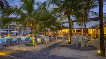 Le Peninsula Bay Beach Resort,Curepipe>>Blue Bay,4 star