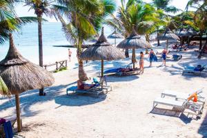le peninsula bay beach resort