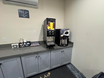 Elite Inn & Suites,130 Remington Valley Dr,2 star