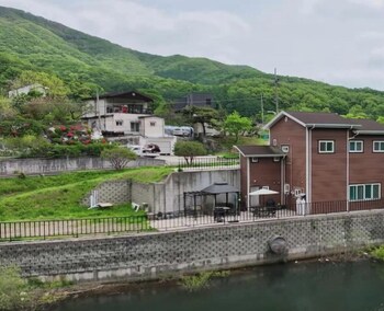 Mirinae Lakeside Marine Villa,,2 star