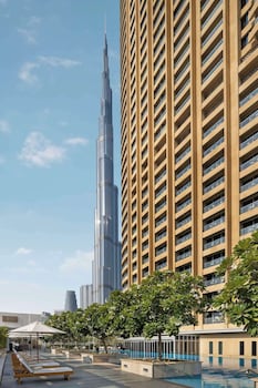 peaceful studio with burj khalifa view