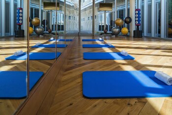 peaceful studio with burj khalifa view