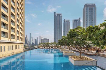 peaceful studio with burj khalifa view