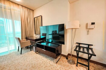 peaceful studio with burj khalifa view