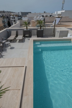 Marea Suites,,3 star
