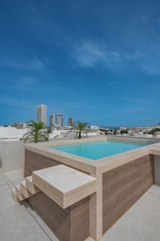 Marea Suites,,3 star