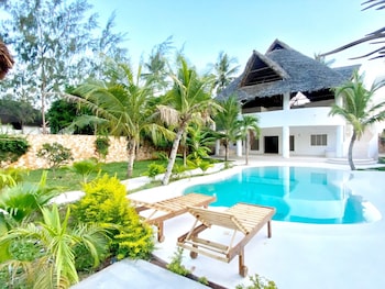 Blue Diamond Villa Watamu,,4 star