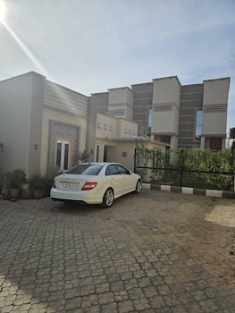 Safehouse By Alecta,,3 star