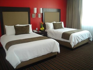 Hotel & Suites Pf,Near The Angel Of Independence Monument,4 star