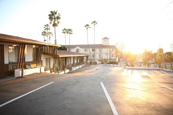 west coast surf and stay