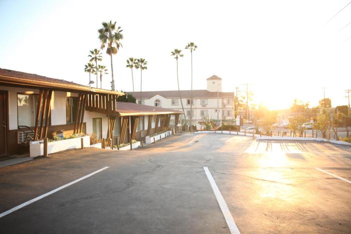 west coast surf and stay