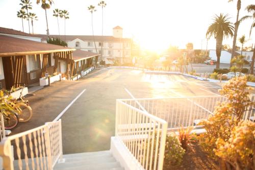 west coast surf and stay