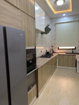 spacious 2 bedroom apartment