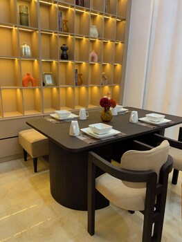 spacious 2 bedroom apartment