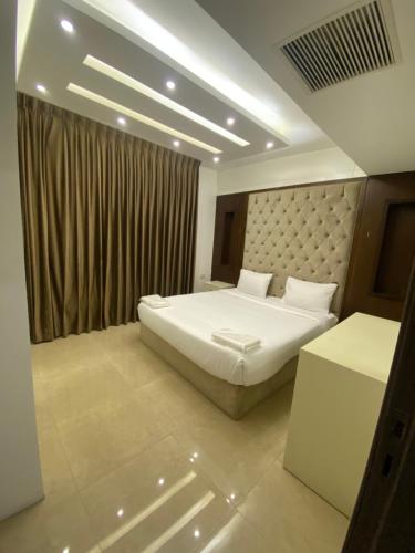Jre Abdoun Rooftop 1Bedroom Kh&Sh 04,,2 star