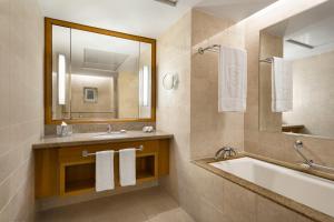 Hilton Muscat Al Bandar,Near Qantab Beach,4 star
