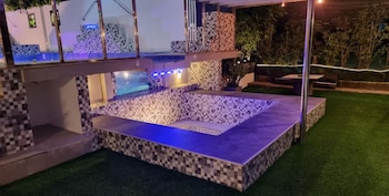 edvil beach resort and jacuzzi pool spa