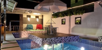 edvil beach resort and jacuzzi pool spa