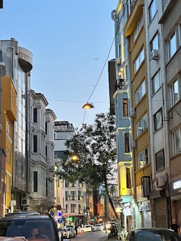 port suites karakoy
