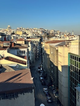port suites karakoy