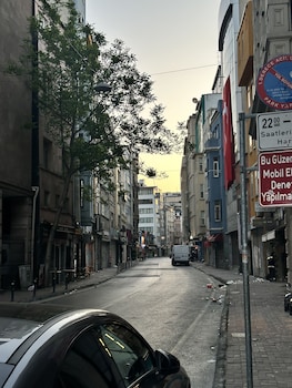 port suites karakoy