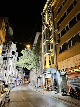 port suites karakoy