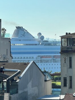 port suites karakoy