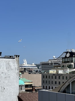 port suites karakoy