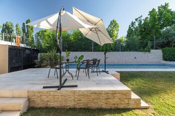 mot wine country mansion