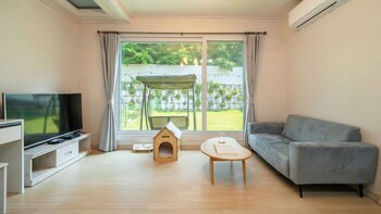 Pocheo Welcome Paw And Meow Pet Pension,,3 star