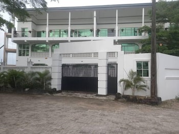 chakaville beach resort