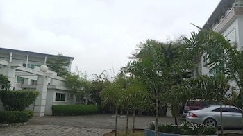 chakaville beach resort
