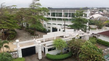 chakaville beach resort
