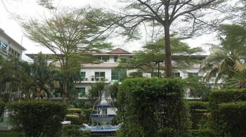 chakaville beach resort