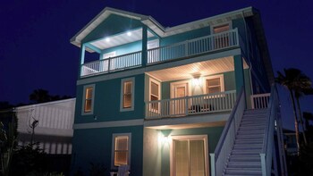 tranquil turquoise retreat
