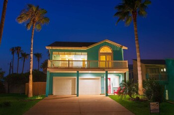 tranquil turquoise retreat