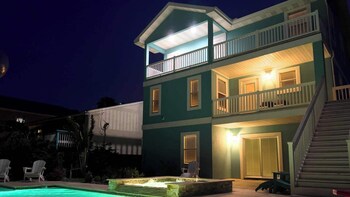 tranquil turquoise retreat