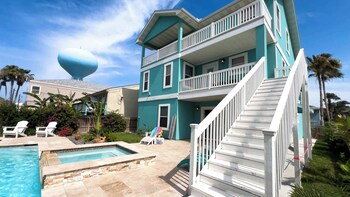 tranquil turquoise retreat