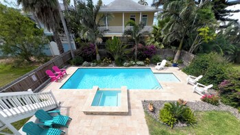 tranquil turquoise retreat