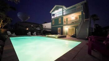 tranquil turquoise retreat