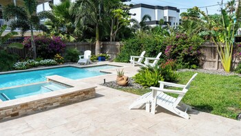 tranquil turquoise retreat