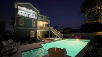 tranquil turquoise retreat