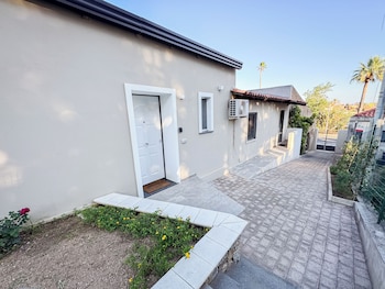 giandra rooms and garden