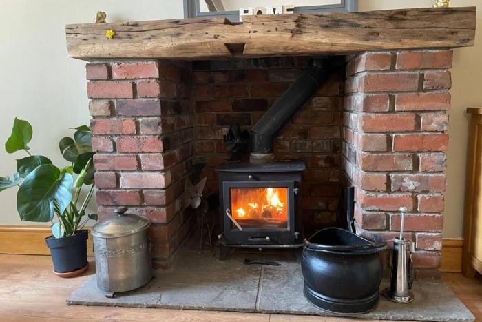 2bed cottage trawden pet friendly sleeps4