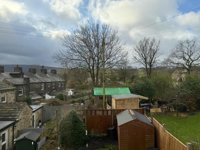 2bed cottage trawden pet friendly sleeps4