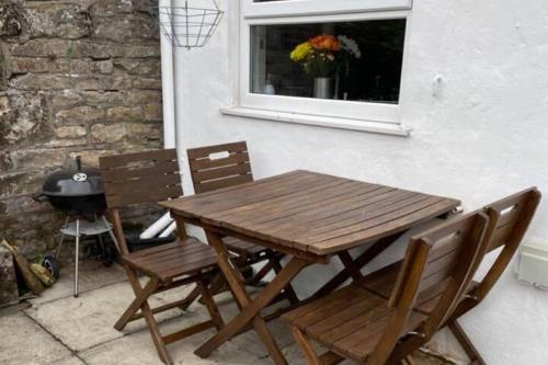 2bed cottage trawden pet friendly sleeps4