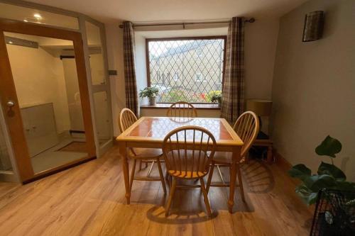 2bed cottage trawden pet friendly sleeps4