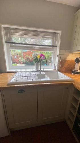 2bed cottage trawden pet friendly sleeps4