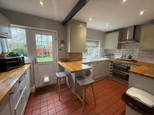 2bed cottage trawden pet friendly sleeps4