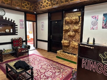 Downtown Kings Hotel,,2 star